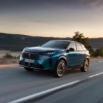 L’erreur fatale de Stellantis face à Renault sur le 100 % électrique : le groupe automobile repousse sa transition
