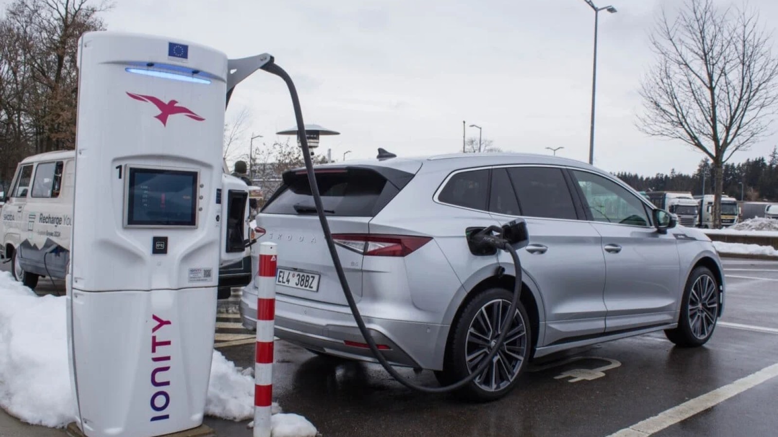 300 000 voitures électriques manquent à l’appel : les chiffres qui embarrassent la France