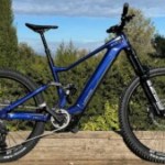 On a testé l’un des meilleurs VTT électriques de Lapierre : il domine tous les chemins