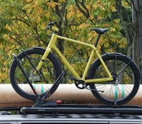Ce nouveau vélo électrique d’aventure frappe fort avec son prix attractif