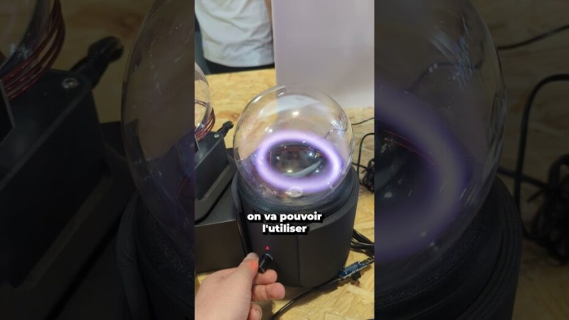 Ce PLASMA réagit à la musique !