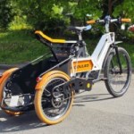On a roulé avec ce tricycle électrique modulaire et pendulaire qui veut remplacer la voiture de tous les jours