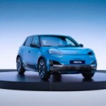 Voici la nouvelle Nissan Micra, une voiture électrique qui reprend les bonnes idées de la Renault 5 E-Tech