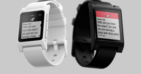 La Core 2 Duo à gauche et la Core Time 2 à droite // Source : Pebble