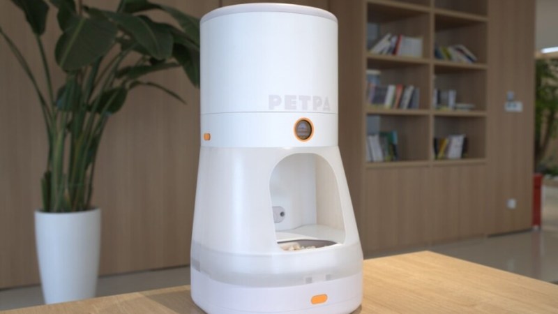Fini les vols de croquettes : cette gamelle connectée va changer la vie de vos animaux  