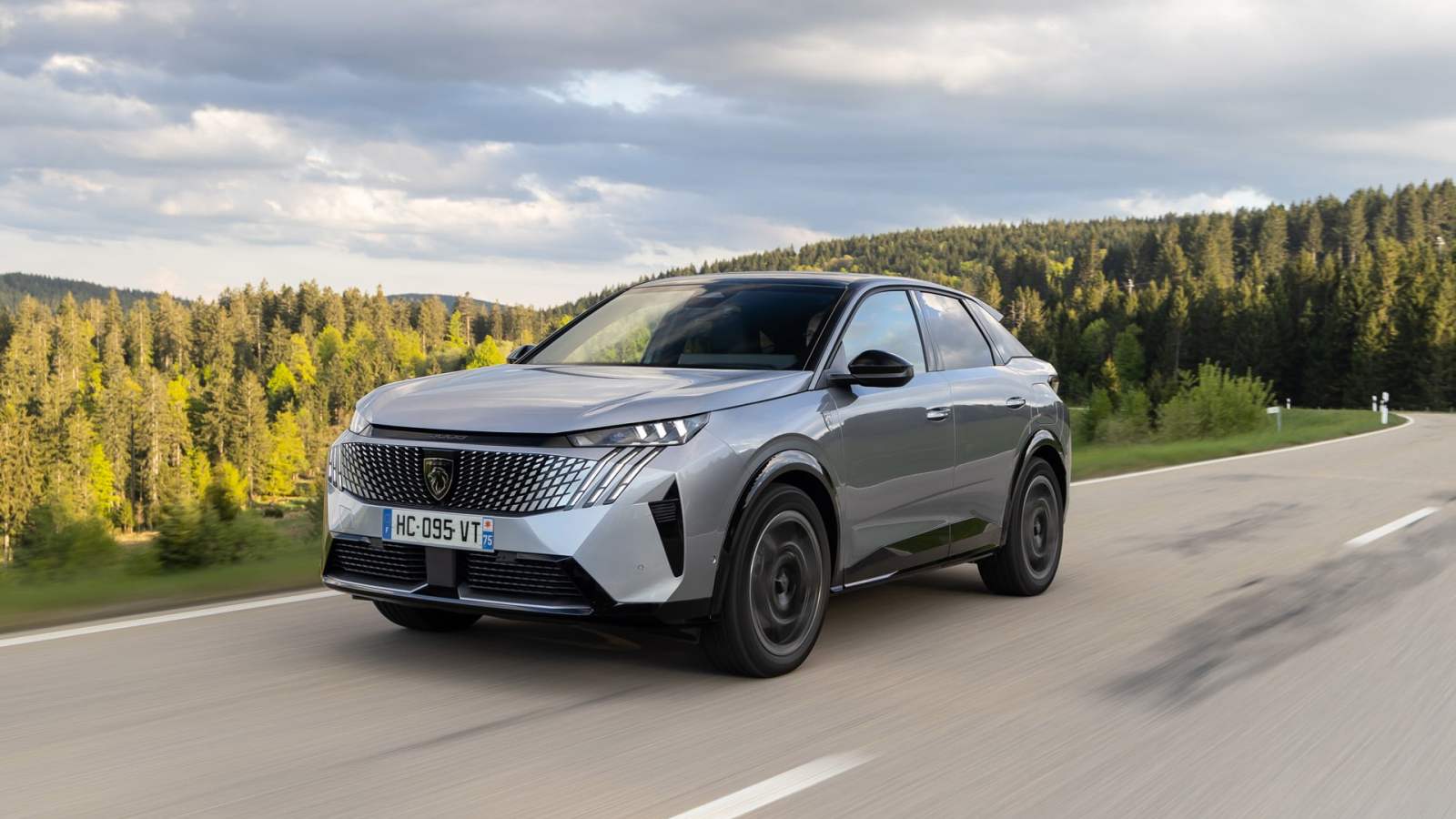 Essence à 2 € : comment cette nouvelle crise pourrait précipiter la fin du moteur thermique