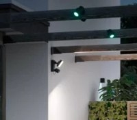 Projecteur Philips Hue Secure avec caméra // Source : Philips