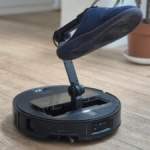 Le Roborock Saros Z70 et son surprenant bras articulé aspire 33 % de son prix chez Boulanger