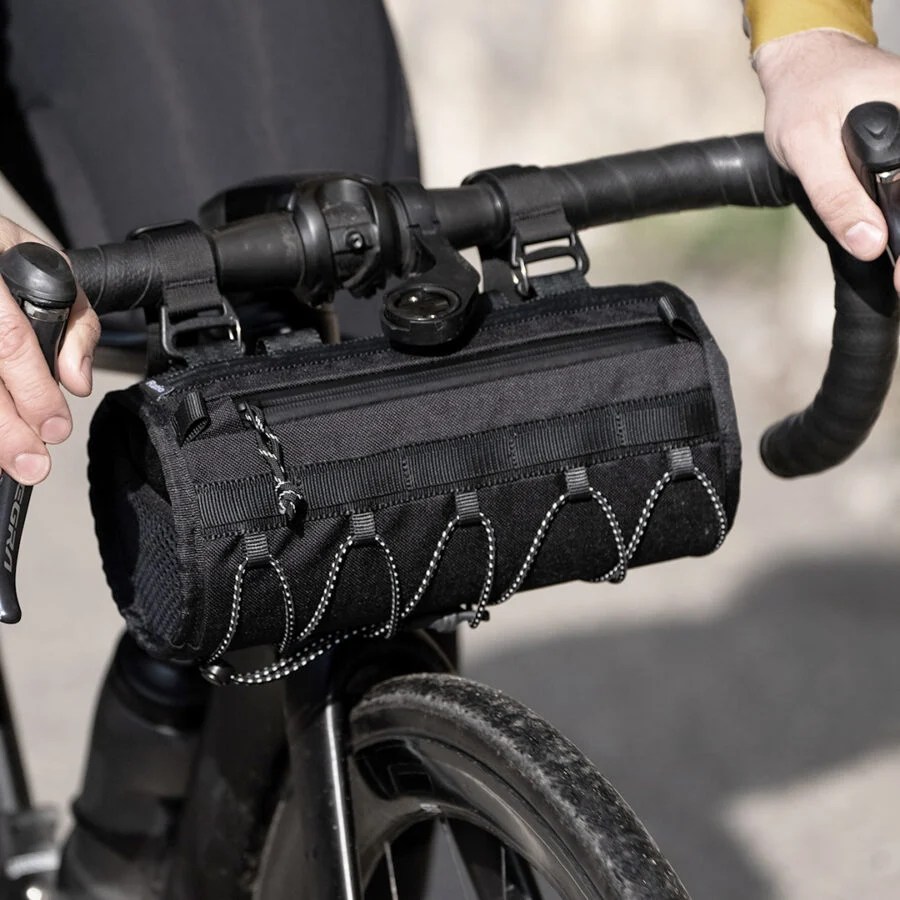 sacoche-guidon-velo-route-bikepacking-gravel-route-eco-responsable-made-in-france-garantie-a-vie-19-900x900