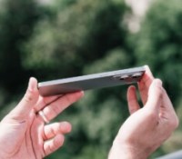 On a pris en main le Samsung Galaxy S25 Edge : une prouesse et beaucoup de questions