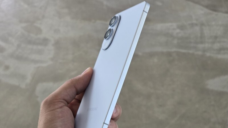 Samsung Galaxy S26 Edge annulé ? Pas si vite, un modèle « More Slim » serait en préparation Samsung Galaxy S26 Edge annulé ? Pas si vite, un modèle « More Slim » serait en préparation