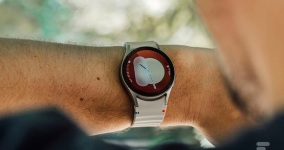 Samsung Galaxy Watch 8 : son design « innovant » flirterait avec l’Apple Watch