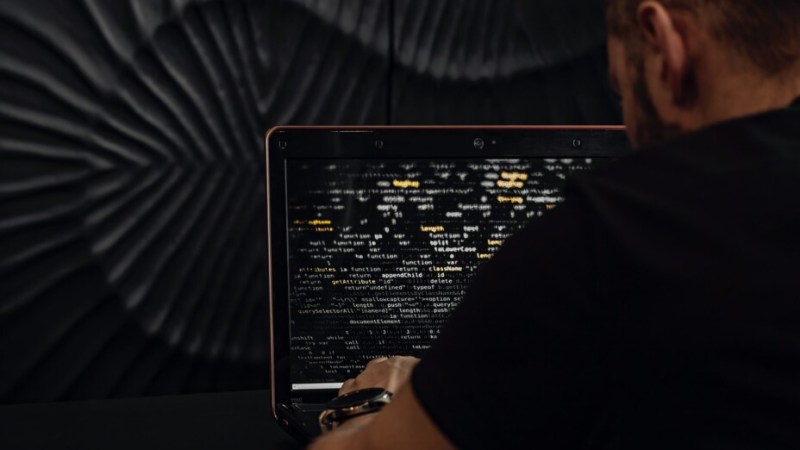 Une gigantesque base de données pirate contenant des identifiants bancaires, Facebook et Microsoft s’est baladée sur le web
