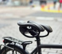 La fameuse selle vélo scindée en deux qui veut révolutionner votre confort se lance dans le grand bain