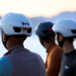 Ce casque vélo est équipé d’un intercom pour discuter avec ses amis