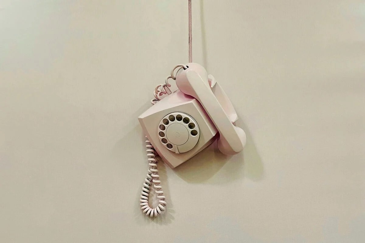 Un téléphone fixe