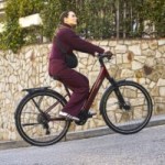 Comment cette norme chinoise sur les voitures électriques pourrait révolutionner la sécurité des vélos électriques