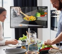 Ce nouveau petit TV 4K connecté avec batterie intégrée voit son prix chuter chez Boulanger