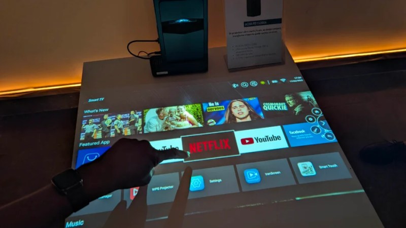 Acer PD1520Us: le mini vidéoprojecteur ultra courte focale qui rend votre salon interactif