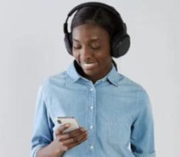 AmazonCommercial Commuter Bluetooth Headset // Source : Amazon