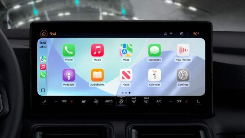 Ca y est, les voitures électriques de Tesla pourraient bientôt avoir le droit à Apple CarPlay
