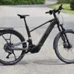 On a essayé le nouveau moteur Bosch pour vélos électriques tout-chemin : un parfait compromis qui manquait à la gamme