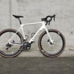 On a essayé l’un des vélos électriques les plus légers au monde : un vrai petit bijou