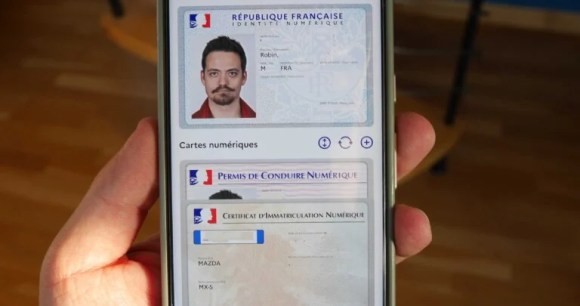 La carte grise sur smartphone avec France Identité (certificat d'immatriculation numérique)