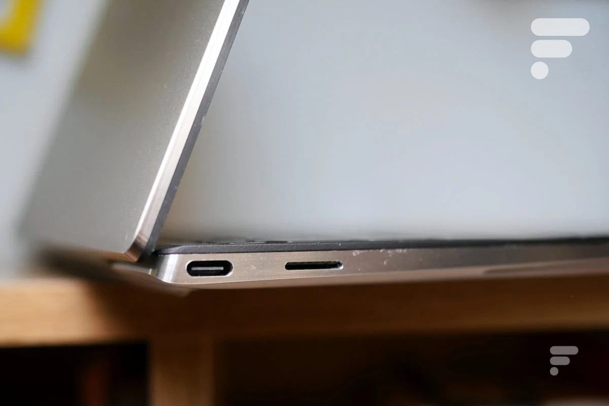 USB-C et microSD sur la tranche du Dell XPS 13 2020