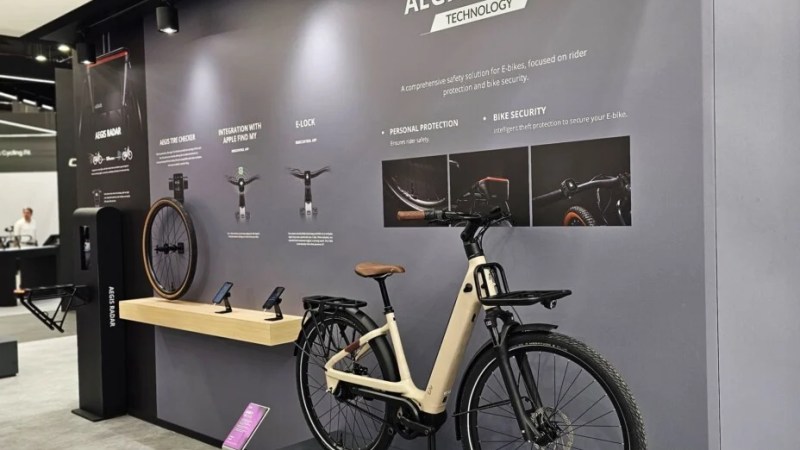Géolocalisation, radar et capteur de pression des pneus : on a vu la grande révolution connectée qui arrive chez le n°1 mondial du vélo