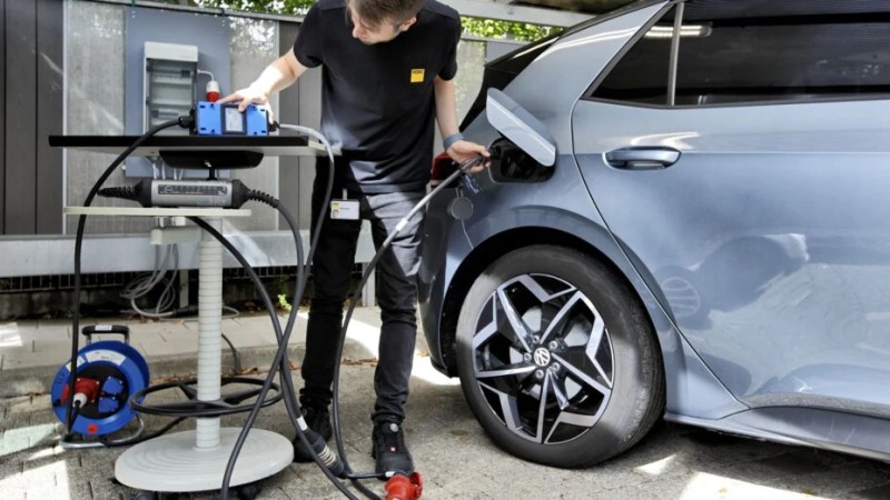 Comment éviter qu’une voiture électrique perde trop d’énergie lors d’une recharge