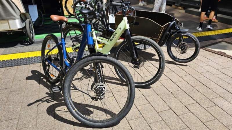 On a essayé ces fourches françaises qui veulent révolutionner le confort des futurs vélos électriques