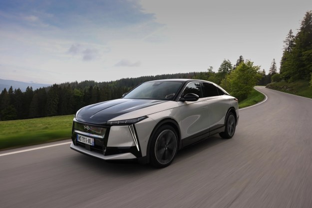 DS N°8 // Source : DS Automobiles