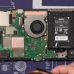 La Nintendo Switch 2 démontée.
