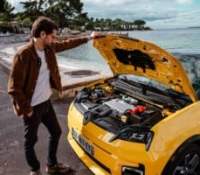 « Tous les indicateurs sont au rouge » : Tesla continue de dégringoler en France quand Renault et Citroën cartonnent