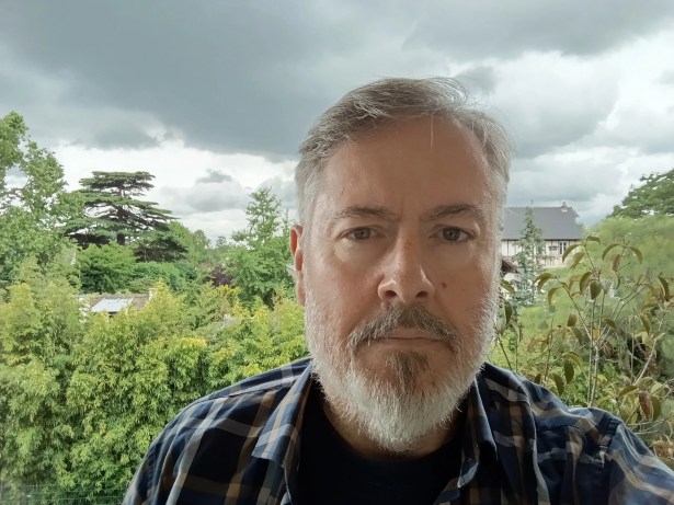 TCL 60 SE NXTPAPER - selfie 2