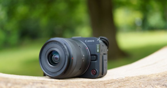 Canon EOS R50V