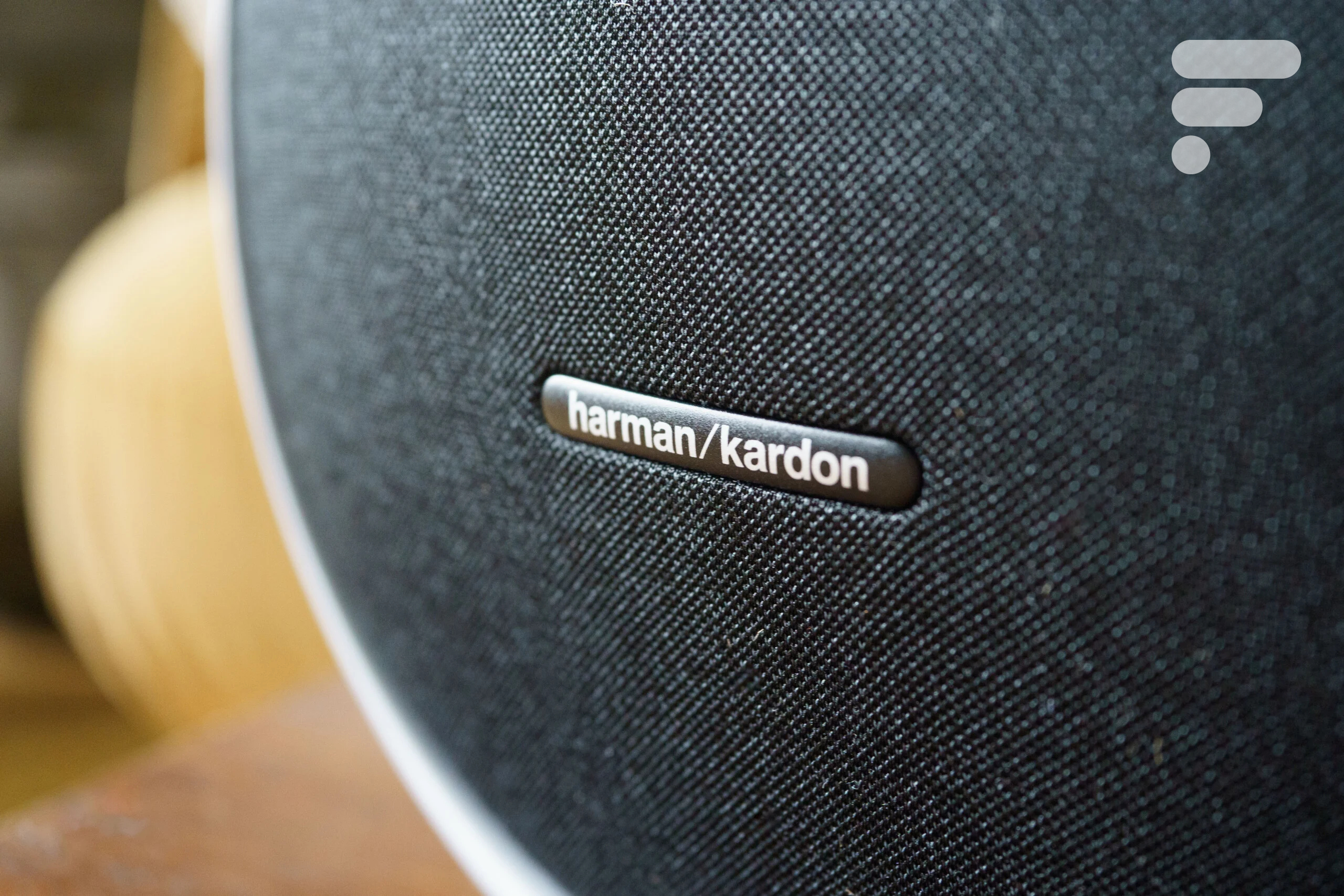 Harman Kardon Onyx Studio 9