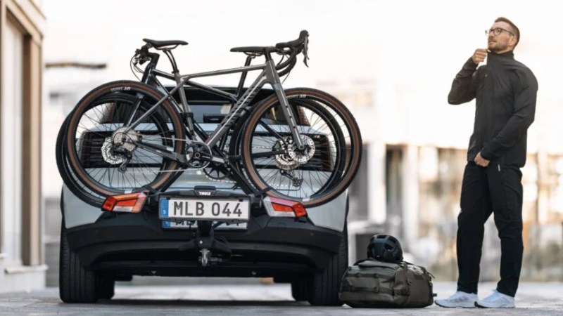 Un ingénieux porte-vélo Thule, la première transmission 2 x 13 de vélo et une voiture électrique très intelligente – Récap’ Survoltés