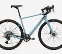 Le vélo électrique d’aventure de Decathlon s’améliore avec une belle surprise côté prix en bonus