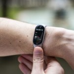 Noté 9/10, le récent bracelet Xiaomi Smart Band 10 est déjà à -20 % sur Amazon