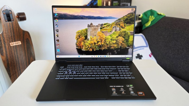 Test du Asus TUF Gaming A18 (2025) : trop large pour une RTX 5050