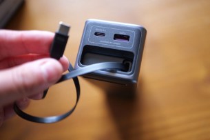 Batteries et chargeurs - Frandroid - P1089954
