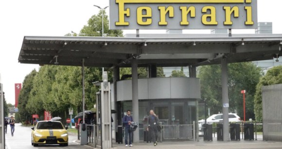 La Xiaomi SU7 Ultra en Italie chez Ferrari