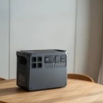 DJI lance sa nouvelle batterie solaire à la capacité XXL qui rend jalouse la Renault Zoé électrique