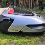 Test de la tondeuse robot Dreame A2 : son plateau motorisé change-t-il vraiment la tonte des bordures ?