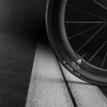 Une défaillance rend dangereuse l’utilisation de certaines roues de vélo DT Swiss : quels modèles concernés et que faire ?