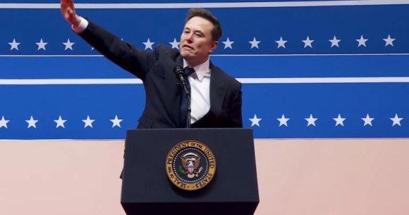 Le salut d'Elon Musk lors de la cérémonie d'inauguration de Donald Trump // Source : capture d'écran