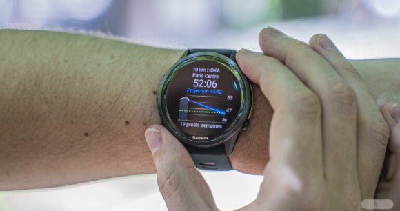 La prévision du temps de course sur la Garmin Forerunner 970 // Source : Chloé Pertuis - Frandroid