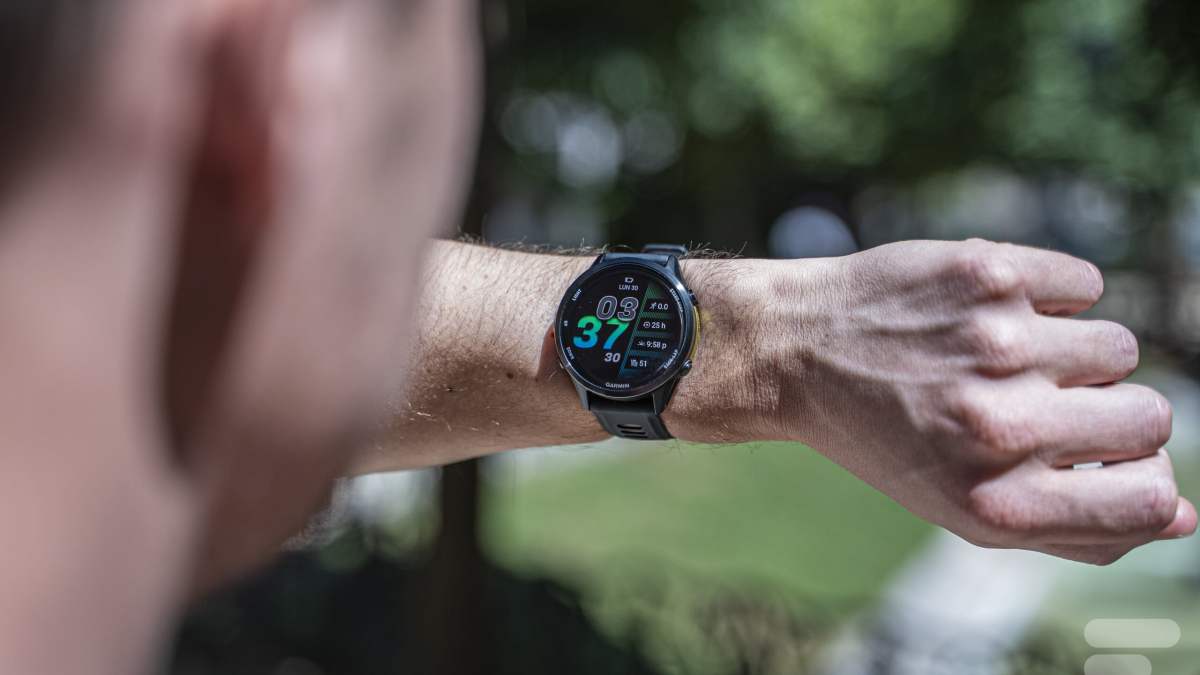 Image La meilleure montre Garmin de 2025 baisse enfin : 100 € de moins sur la Forerunner 970